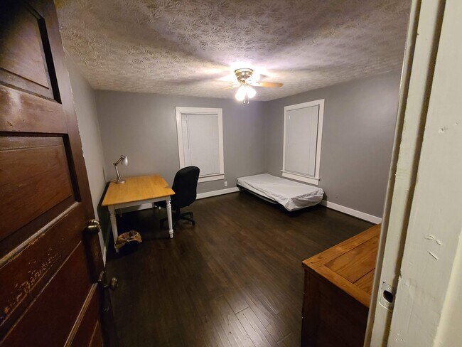 Upstairs Bedroom #2 - 916 E Stewart St
