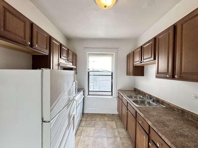 Building Photo - 2522 N Kedzie Blvd