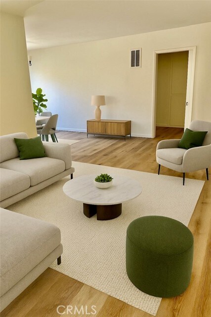 Building Photo - 208 S Mariposa Ave