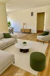 Building Photo - 208 S Mariposa Ave
