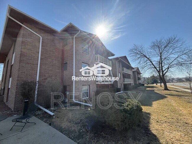 Building Photo - 7815 Douglas Ave