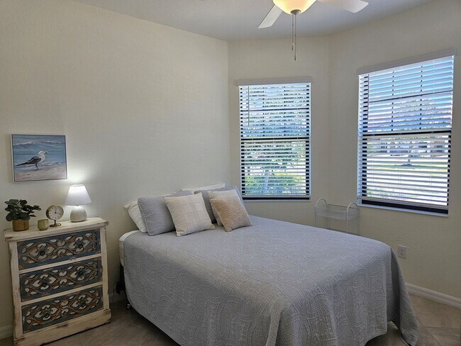 Building Photo - Seasonal Short-Term Sought after Sarasota National (Social Membership) with resort like Amenities!