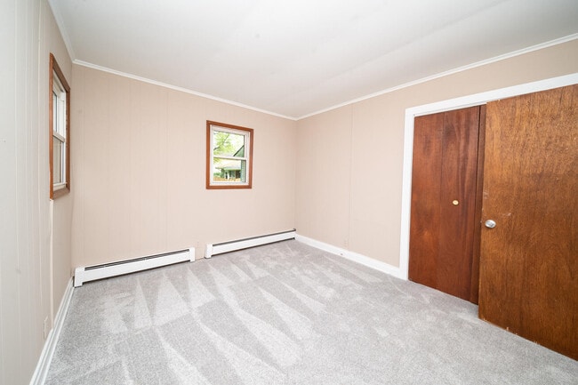 Building Photo - 559 Gatewood Dr