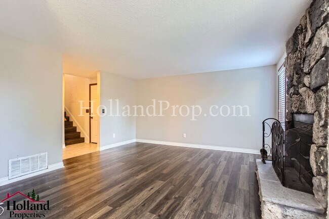 Building Photo - Charming 3-Bed, 2-Bath Home with Stunning Neighborhood Views & Excellent Amenities! NEW PRICE and...