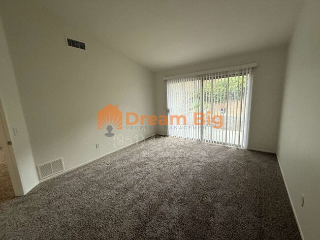 Building Photo - 1585 Stoneykirk Dr