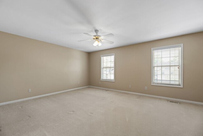 Building Photo - Beautiful 3 bedroom condo in Farragut!