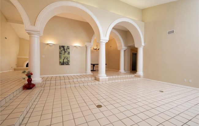 Building Photo - 3930 Placita Del Rico