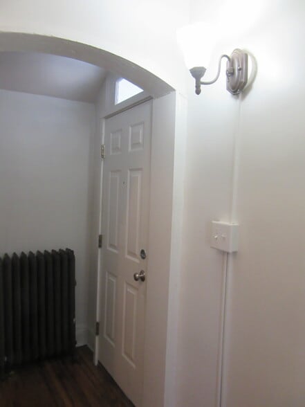 Building Photo - 704 N Randolph St