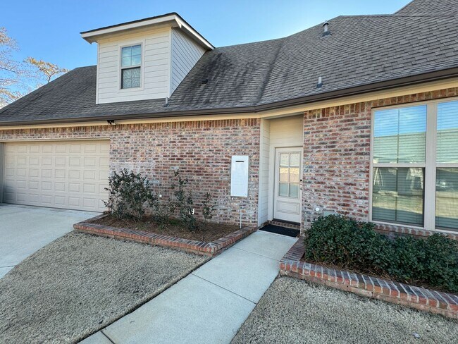 Building Photo - Gated Community close to Barksdale Air Force Base...