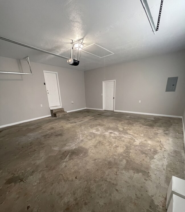 Building Photo - 431 Sentry Oaks Dr