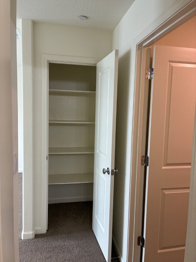 Building Photo - Modern Convenience and Luxury!! Move In Ready with Full Appliance Package!