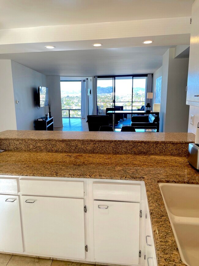 Building Photo - 4265 Marina City Dr