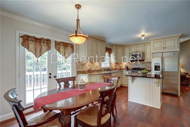 Building Photo - 4492 Coventry Way NE