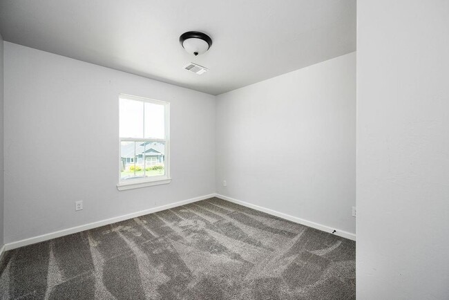 Building Photo - 800 Firefork Ave