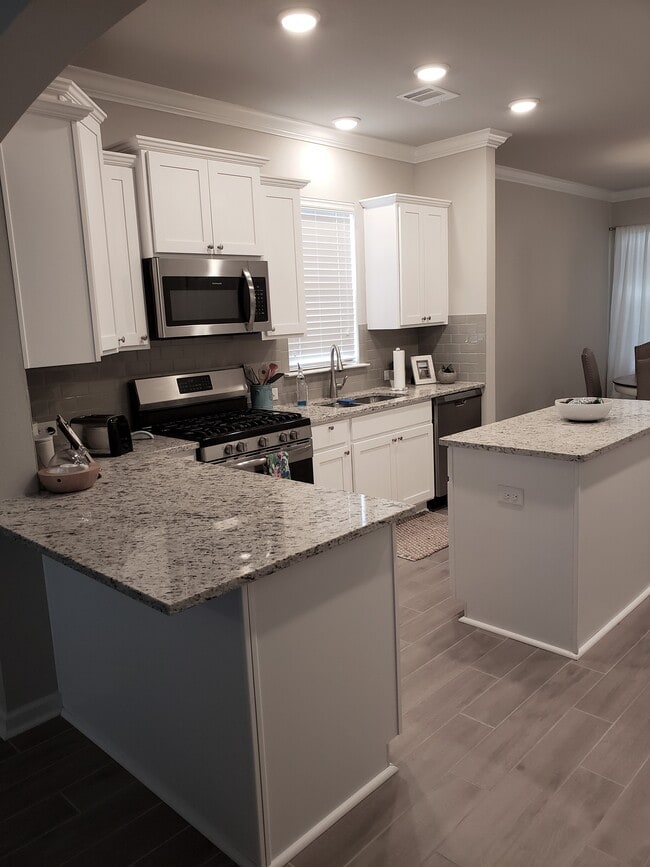 Building Photo - 7635 Antebellum Ave