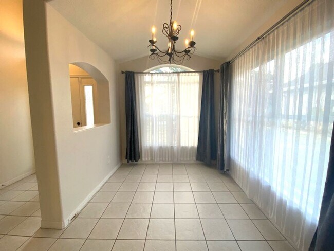 Building Photo - Beautiful 3 Bedroom Home in The Trails in Ormond Beach!