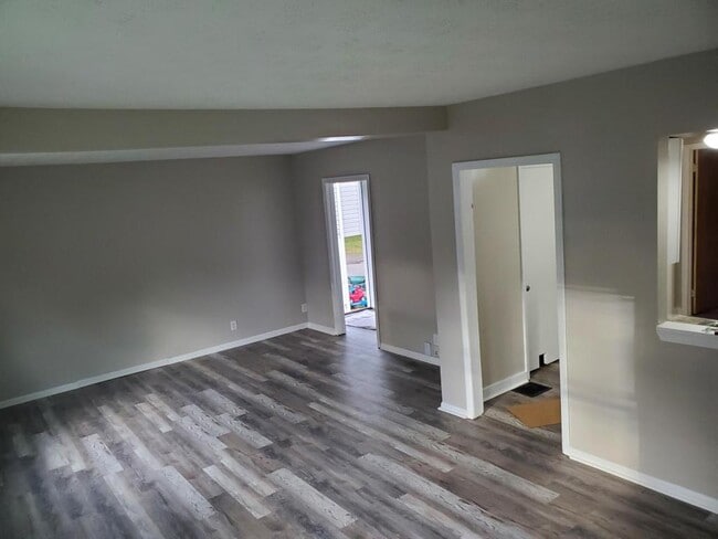 Building Photo - 133 Fairlawn Ave