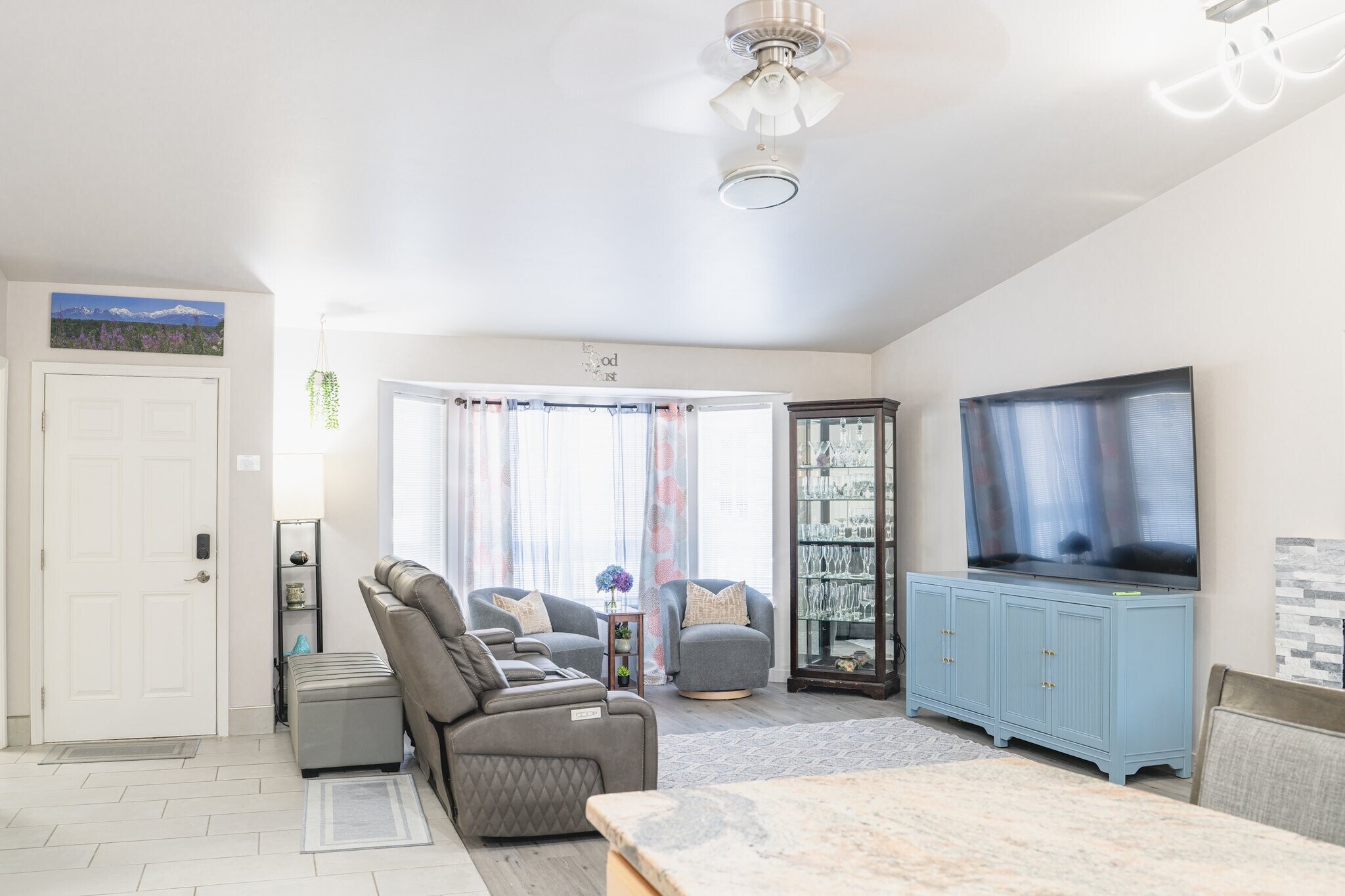 Building Photo - 4079 Scenic View Dr
