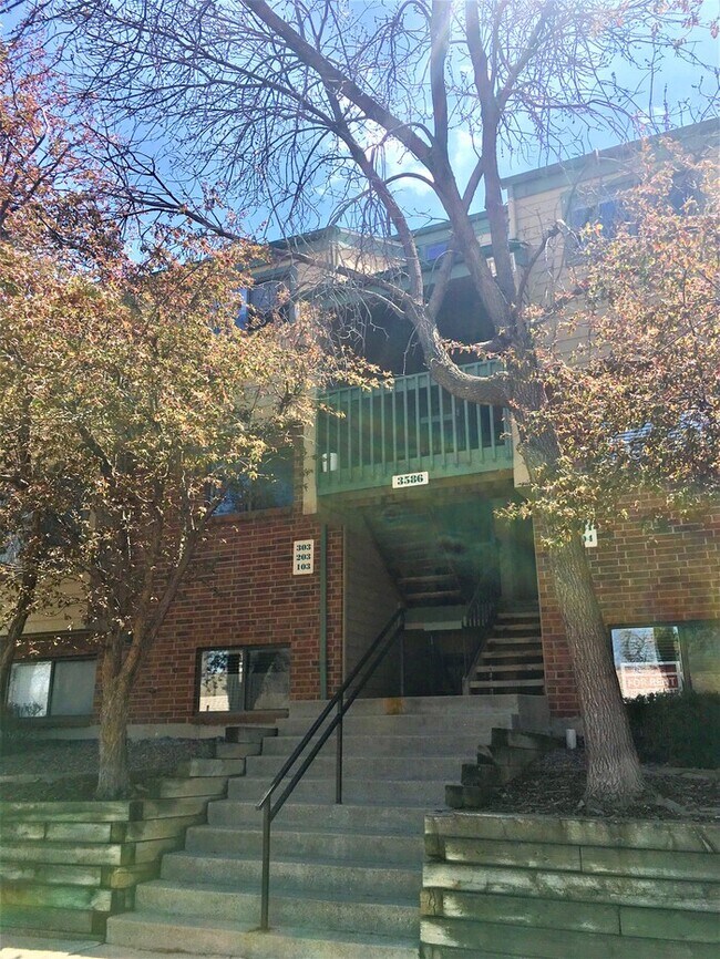 Building Photo - Beautful Condo in Tall Pines