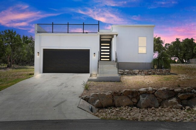 Building Photo - 2401 Thurber Ln
