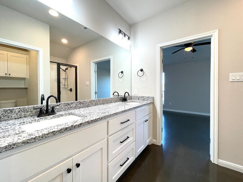 Building Photo - 100 W Windmill Way