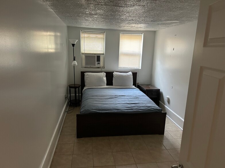 Building Photo - 3406 15th St NE