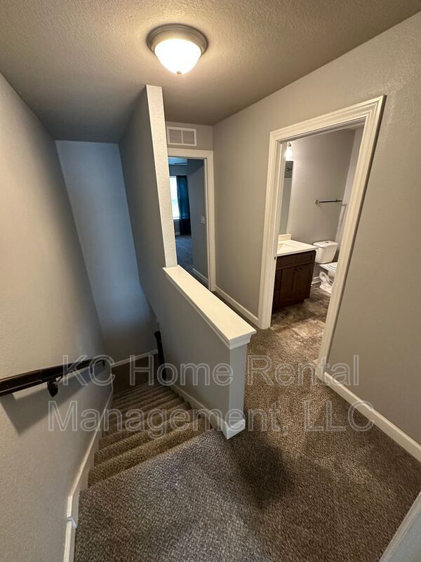 Building Photo - 10530 Kane Dr