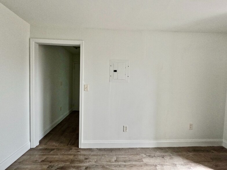 Building Photo - 1340 US-501