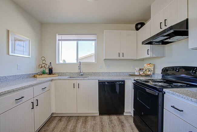 Building Photo - Country Living with Modern Flair: Wake up to the sounds of nature, Live Minutes from Everything