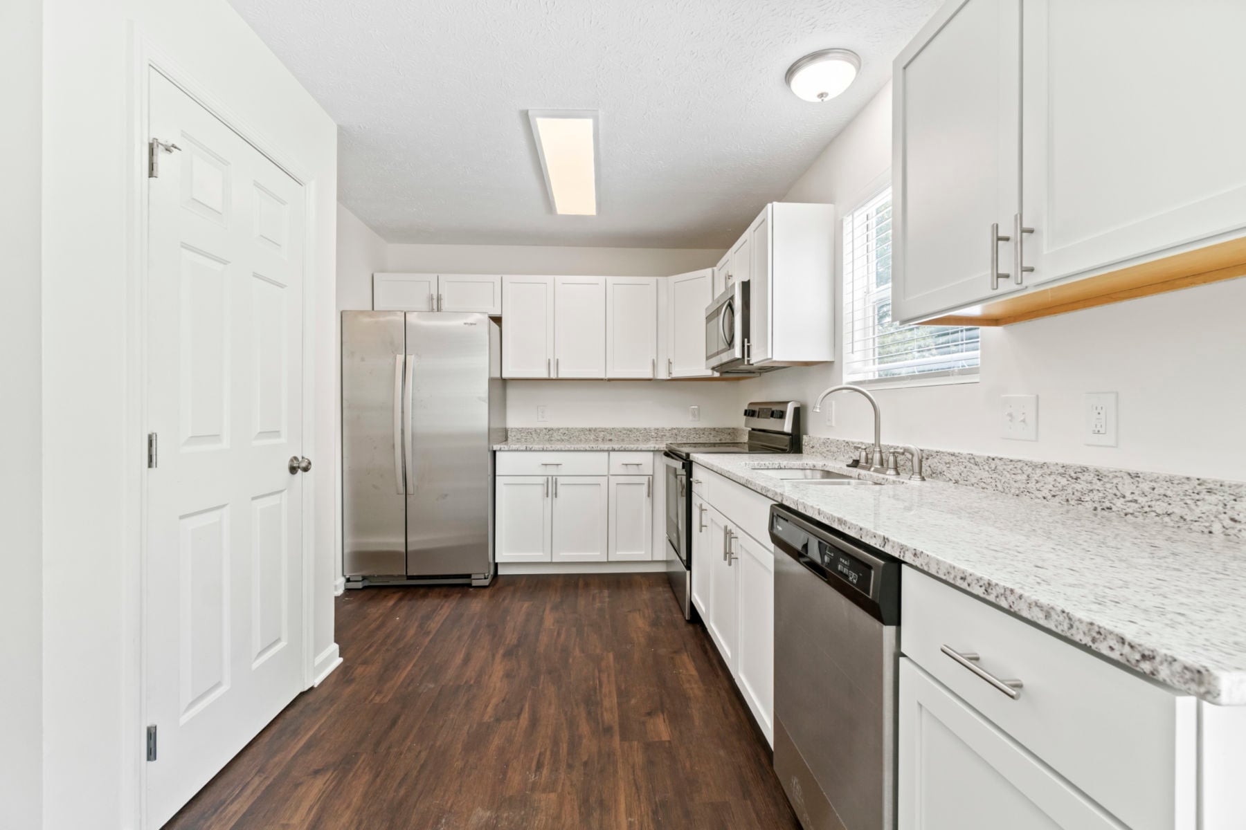 Building Photo - 6981 Bennell Dr