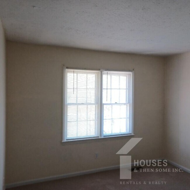 Building Photo - 55 Summercreek Dr