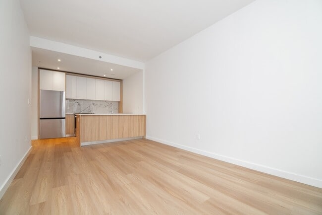 Building Photo - 71-82 Parsons Boulevard