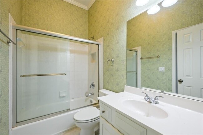 Building Photo - 600 Vinings Estates Dr SE