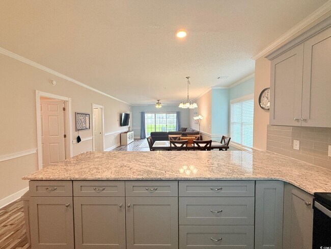 Building Photo - 4860 Carnation Cir