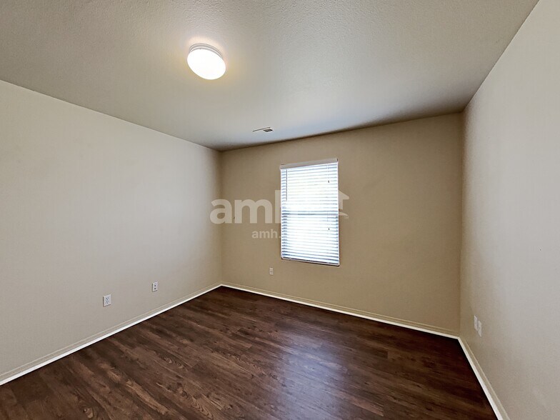 Building Photo - 2776 Willow Way