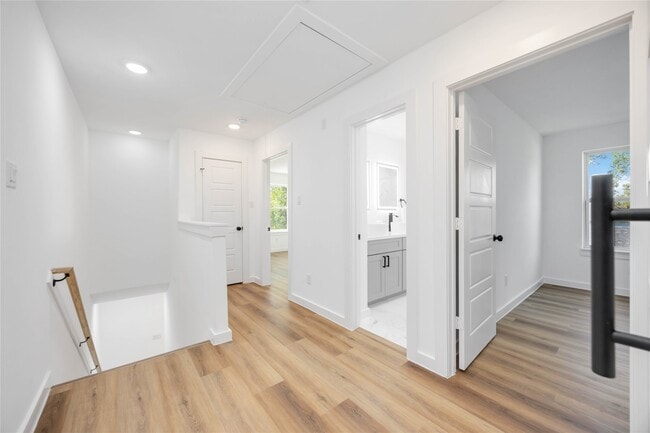 Building Photo - 5811 Senior St