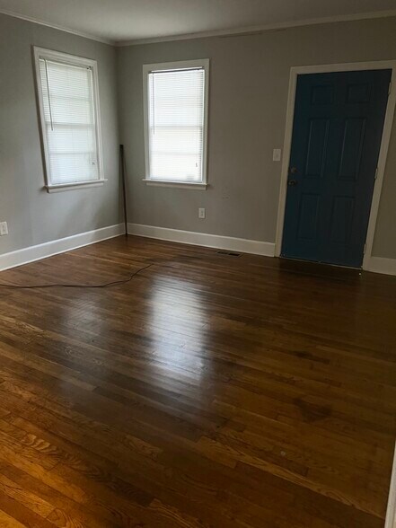 Building Photo - 3413 Rosewood Dr