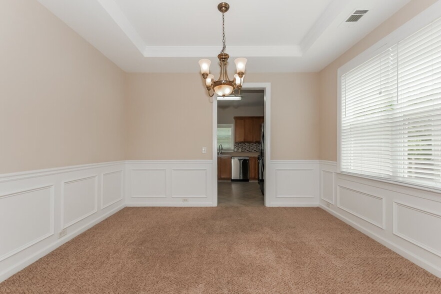 Building Photo - 2505 Mockingbird Ln