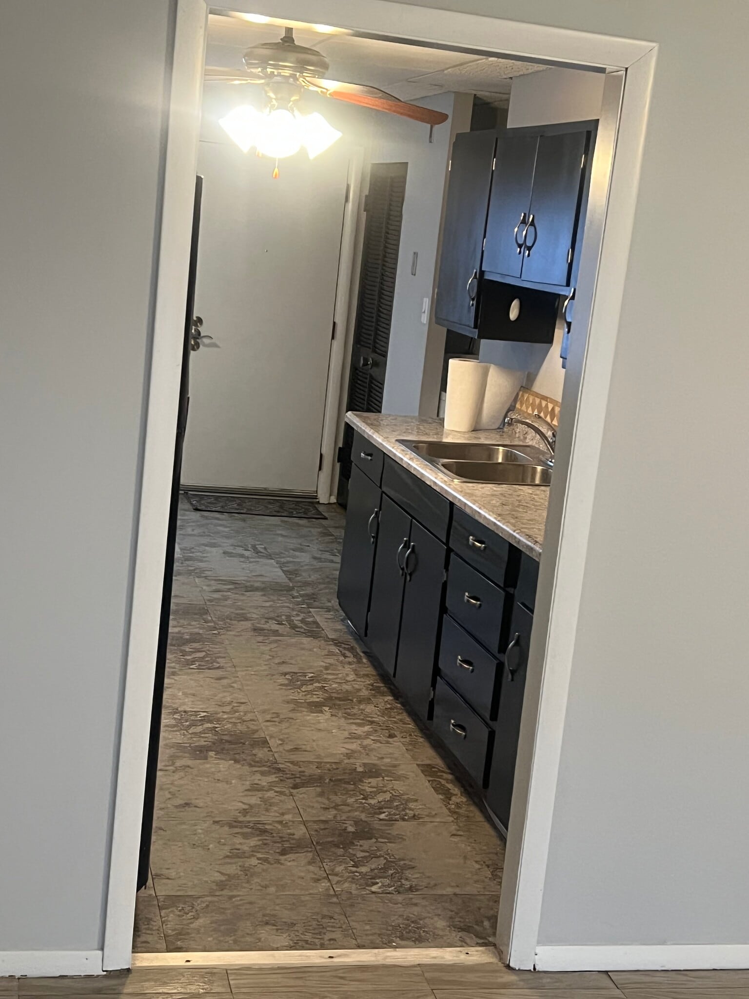 Building Photo - 505 W 53rd Ave