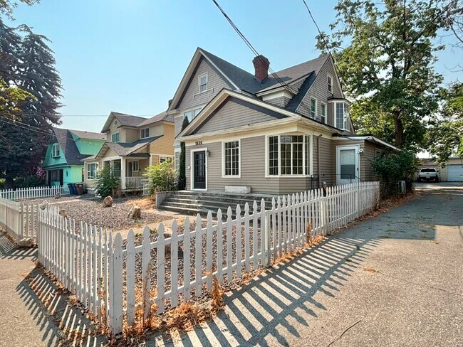 Building Photo - 1635 W Pacific Ave