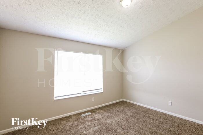 Building Photo - 698 Hollowood Ln