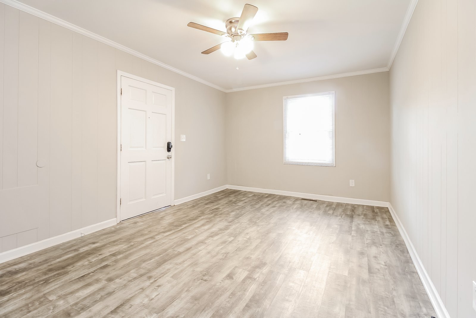 Building Photo - 706 Woodmont Cir