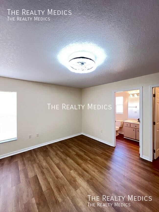 Building Photo - 8341 SW 135th Loop