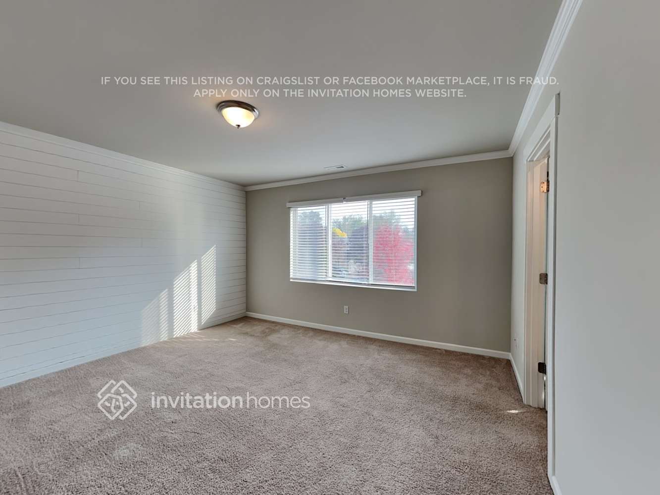 Building Photo - 12606 36th Place NE