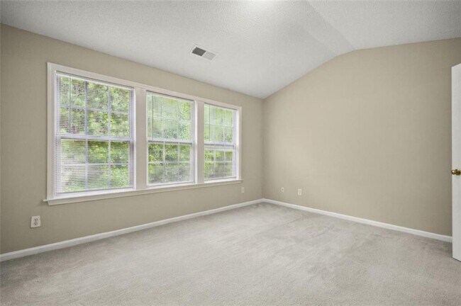 Building Photo - 14 Highoak Dr