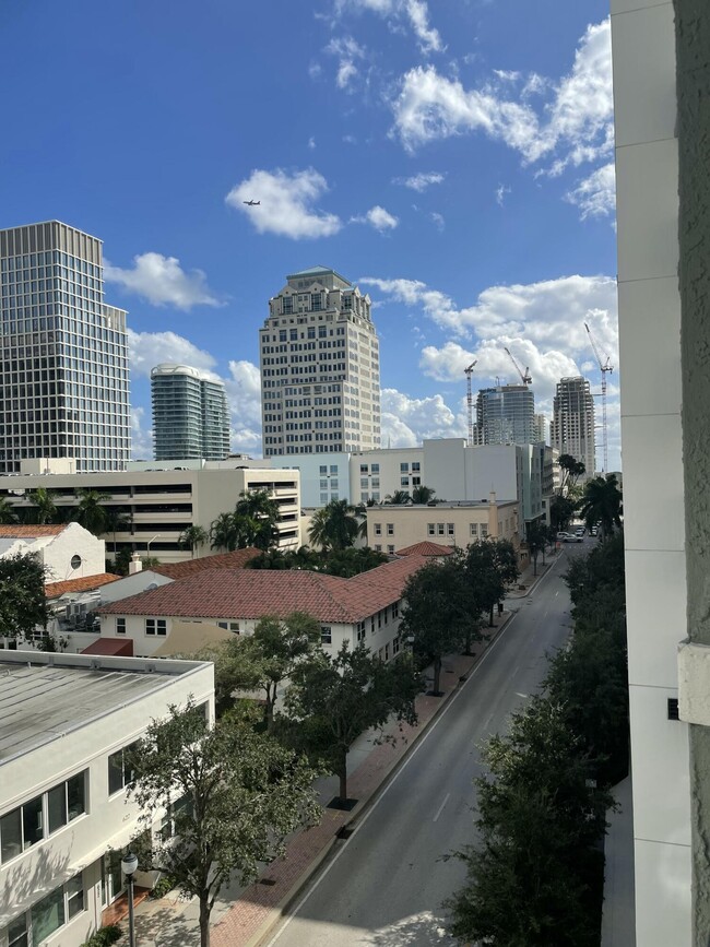 Building Photo - 600 S Dixie Hwy