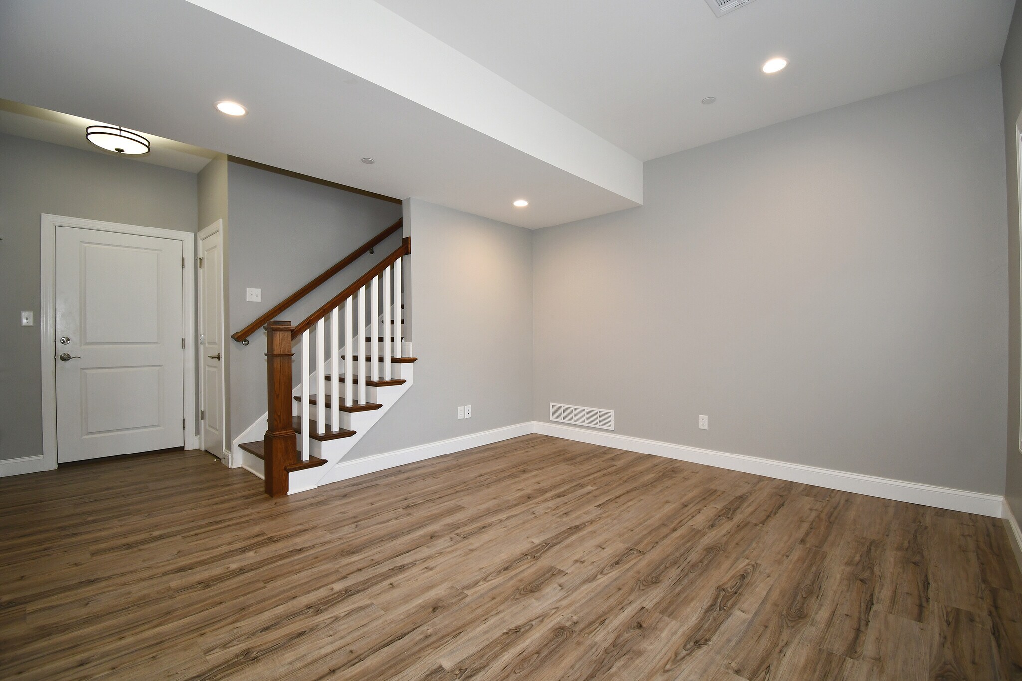 Building Photo - 212 Park Pl