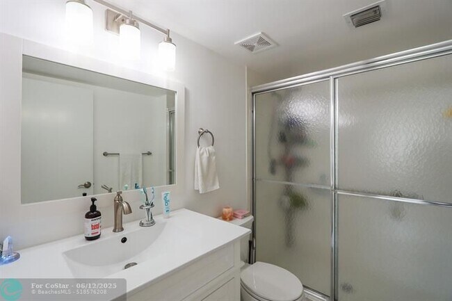 Building Photo - 9560 Weldon Cir