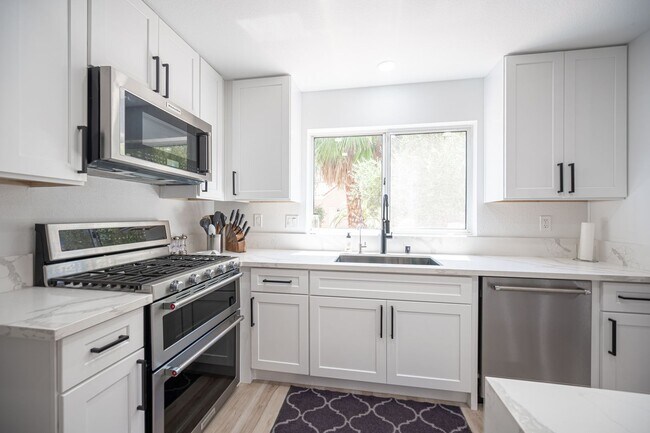 Building Photo - Sun CIty Summerlin 55+, Highly Upgraded, S...