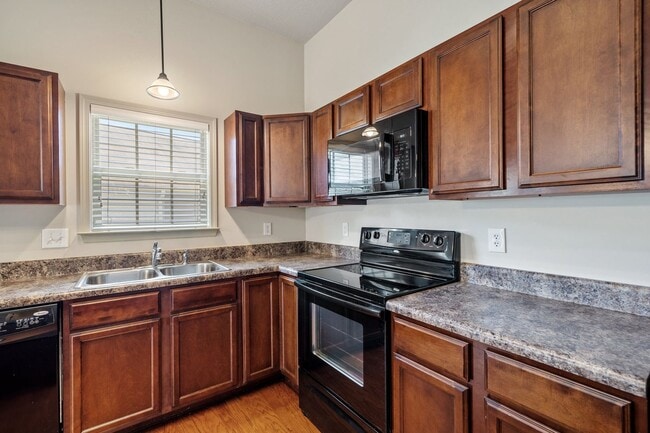 Building Photo - 3 Bedroom, 2 Bath - Ranch in Wynbrook, Boi...